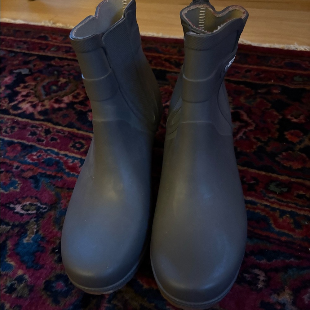 Tretorn Women's Grey Wedge Rain Boots - Picture 2 of 5